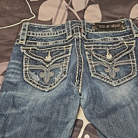 A pair of Size 27 Rock Revival jeans - Picture 8 of 9